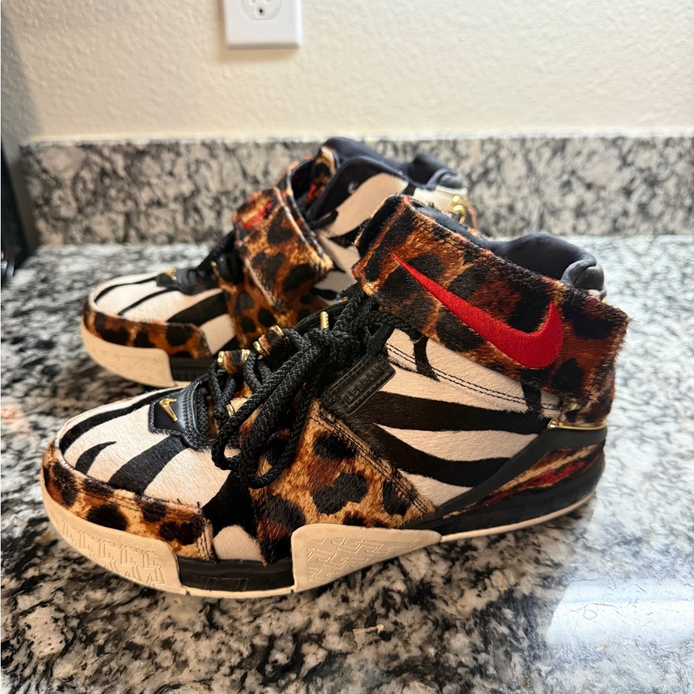 Nike LeBron 2 Beast Size 7.5